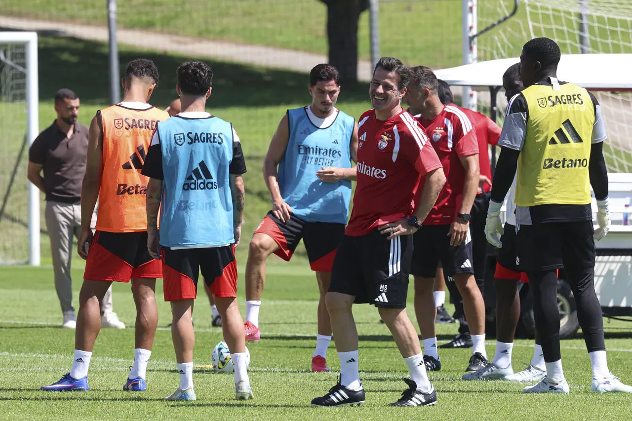Benfica de Marco Silva sem descanso